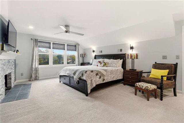 6817 Lakeshore Drive, Raytown, MO 64133