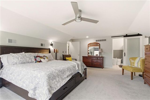 6817 Lakeshore Drive, Raytown, MO 64133