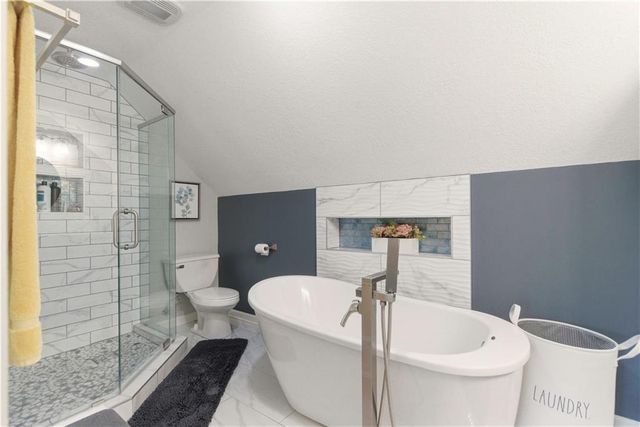 6817 Lakeshore Drive, Raytown, MO 64133