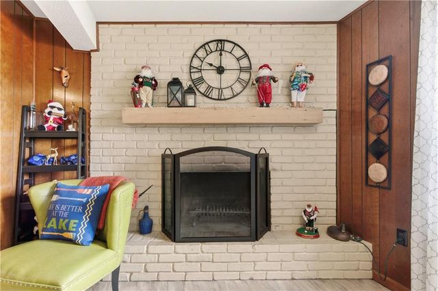 6817 Lakeshore Drive, Raytown, MO 64133