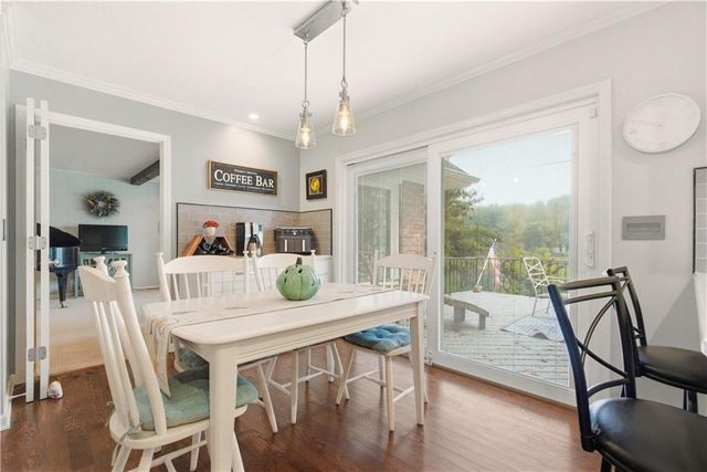 6817 Lakeshore Drive, Raytown, MO 64133