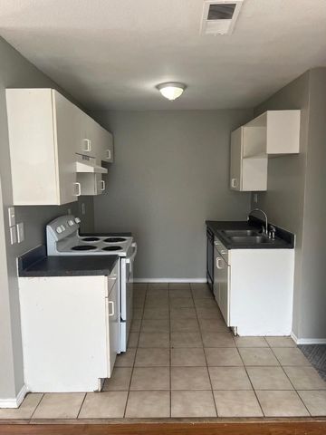 305 Casie Court, Denton, TX 76207