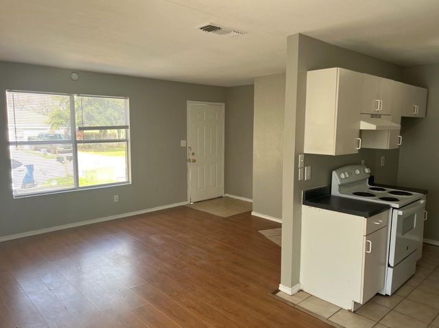 305 Casie Court, Denton, TX 76207