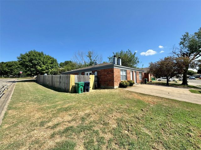 305 Casie Court, Denton, TX 76207