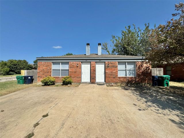 305 Casie Court, Denton, TX 76207