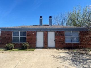305 Casie Court, Denton, TX 76207