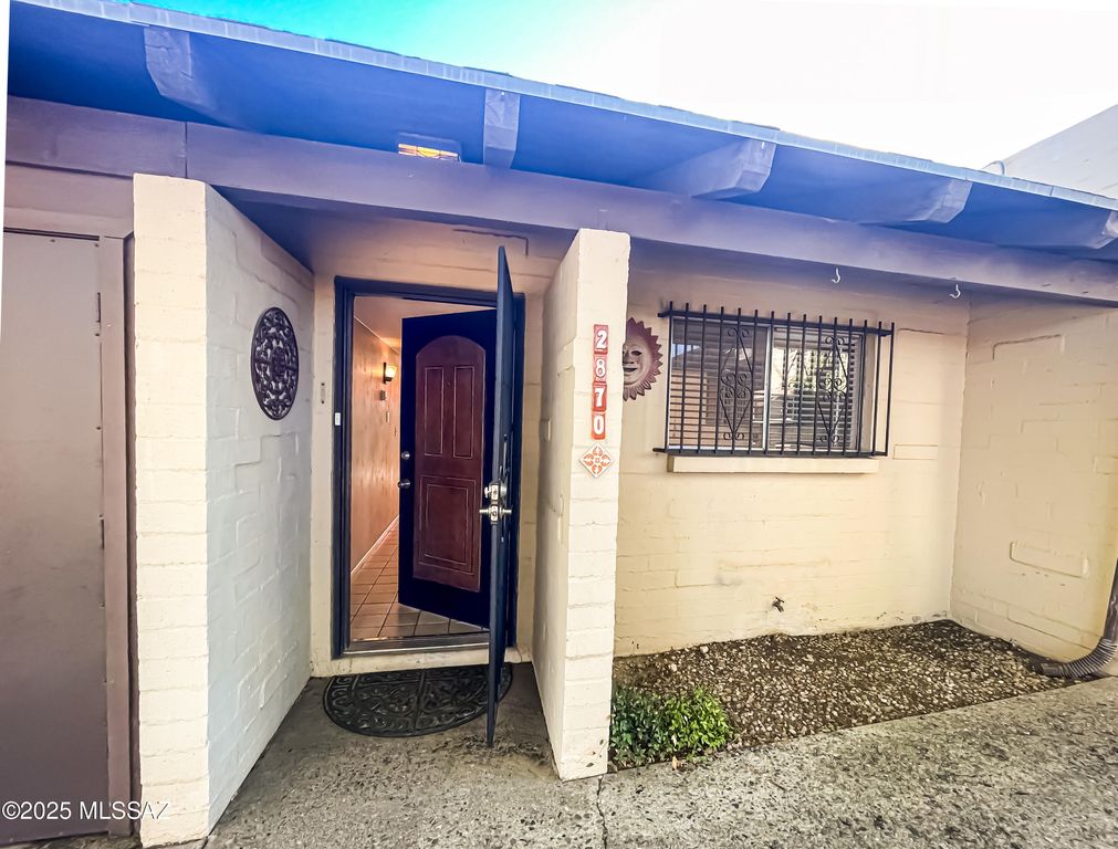 Image 1 of property listing at 2870 N Beverly Avenue, Tucson, AZ 85712