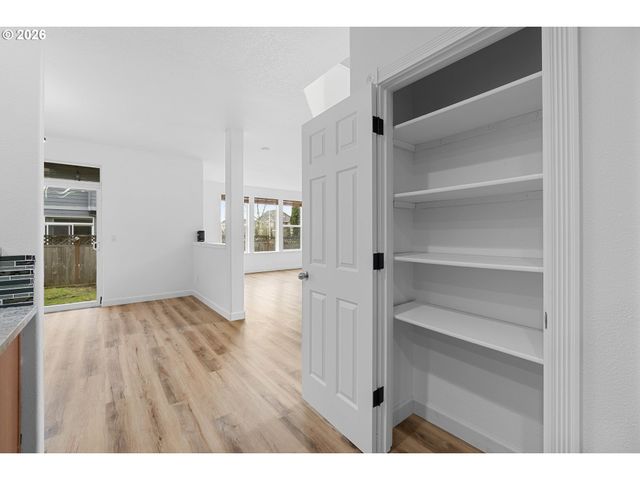 4220 Se ROSE PETAL Pl, Hillsboro, OR 97123