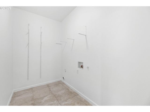 4220 Se ROSE PETAL Pl, Hillsboro, OR 97123