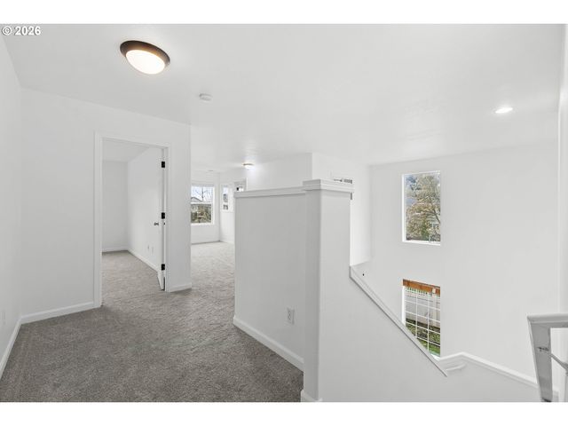 4220 Se ROSE PETAL Pl, Hillsboro, OR 97123