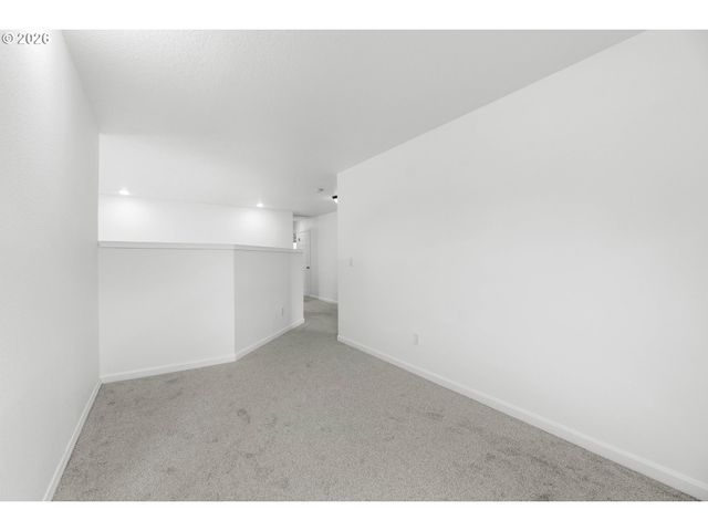 4220 Se ROSE PETAL Pl, Hillsboro, OR 97123