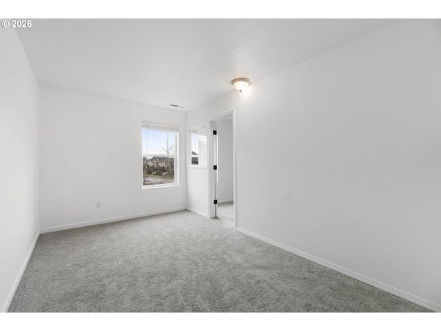 4220 Se ROSE PETAL Pl, Hillsboro, OR 97123