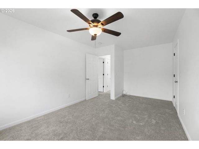 4220 Se ROSE PETAL Pl, Hillsboro, OR 97123