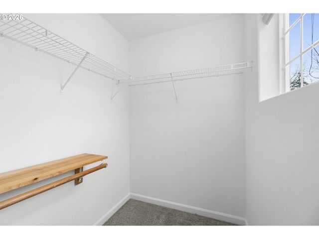 4220 Se ROSE PETAL Pl, Hillsboro, OR 97123