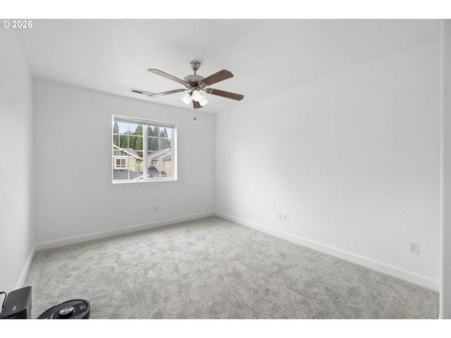 4220 Se ROSE PETAL Pl, Hillsboro, OR 97123