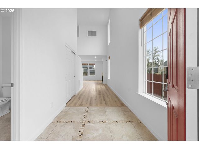 4220 Se ROSE PETAL Pl, Hillsboro, OR 97123