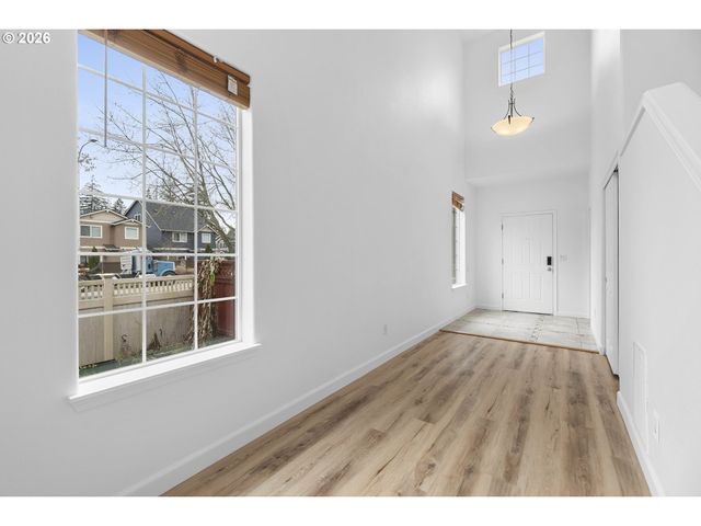 4220 Se ROSE PETAL Pl, Hillsboro, OR 97123