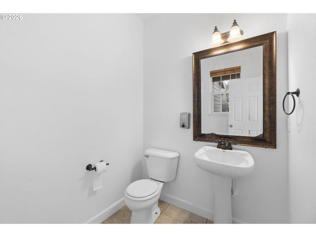 4220 Se ROSE PETAL Pl, Hillsboro, OR 97123