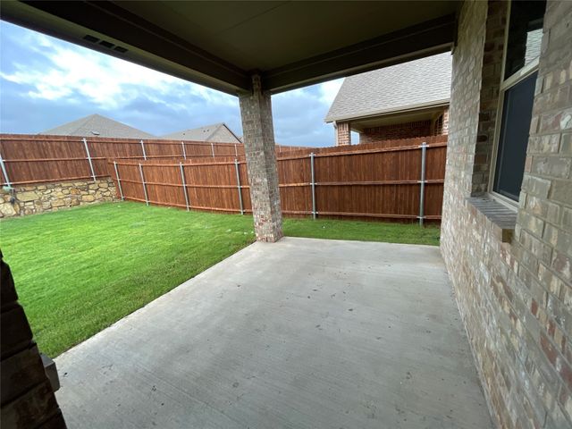 657 Chipper Trails, Lavon, TX 75166