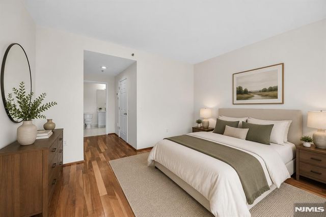 2110 City Place 2110, Edgewater, NJ 07020