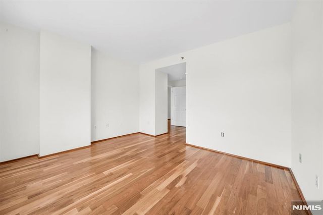 2110 City Place 2110, Edgewater, NJ 07020