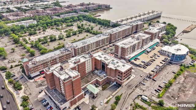 2110 City Place 2110, Edgewater, NJ 07020