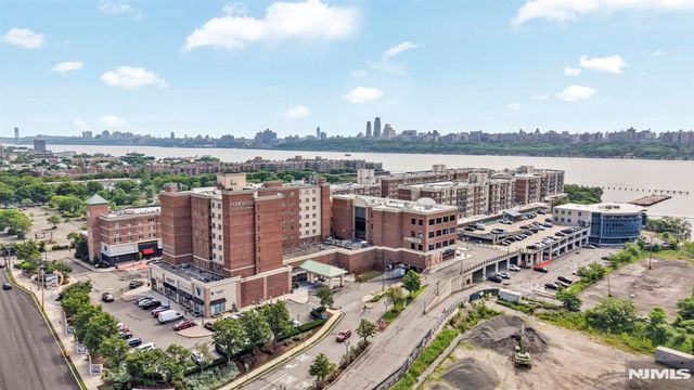 2110 City Place 2110, Edgewater, NJ 07020
