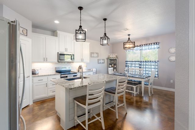 1610 Badger Lane, Lampasas, TX 76550