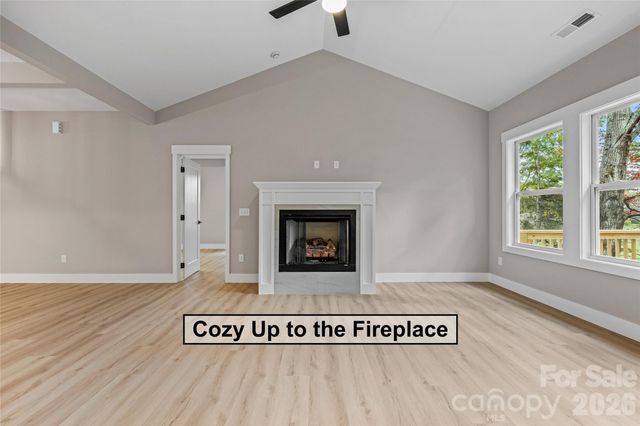 72 Canary Lane, Hendersonville, NC 28792