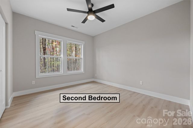 72 Canary Lane, Hendersonville, NC 28792