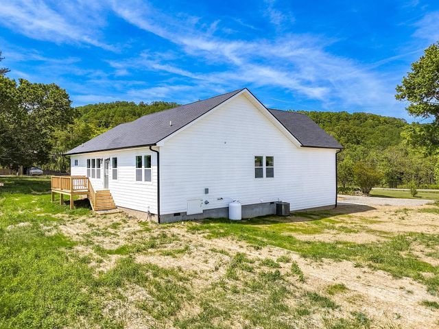72 Canary Lane, Hendersonville, NC 28792