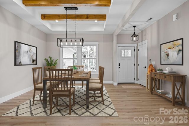 72 Canary Lane, Hendersonville, NC 28792