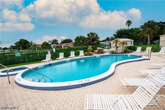 10451 Wales LOOP, Bonita Springs, FL 34135
