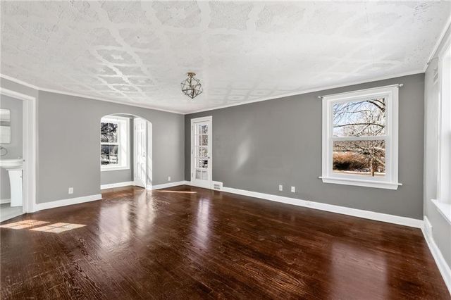 1124 W 77TH Street, Kansas City, MO 64114