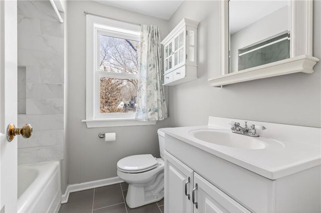 1124 W 77TH Street, Kansas City, MO 64114