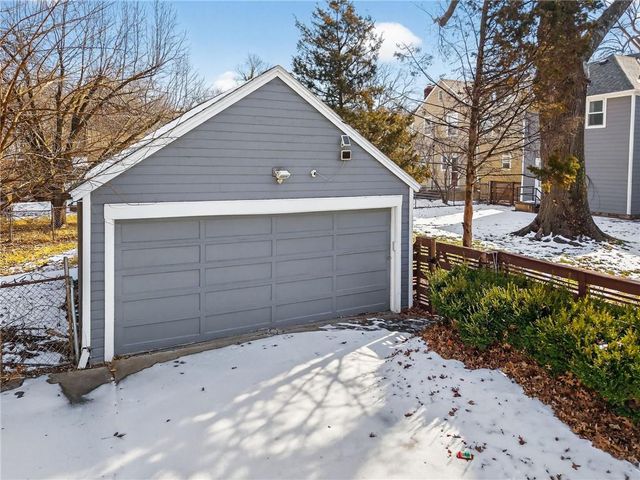 1124 W 77TH Street, Kansas City, MO 64114