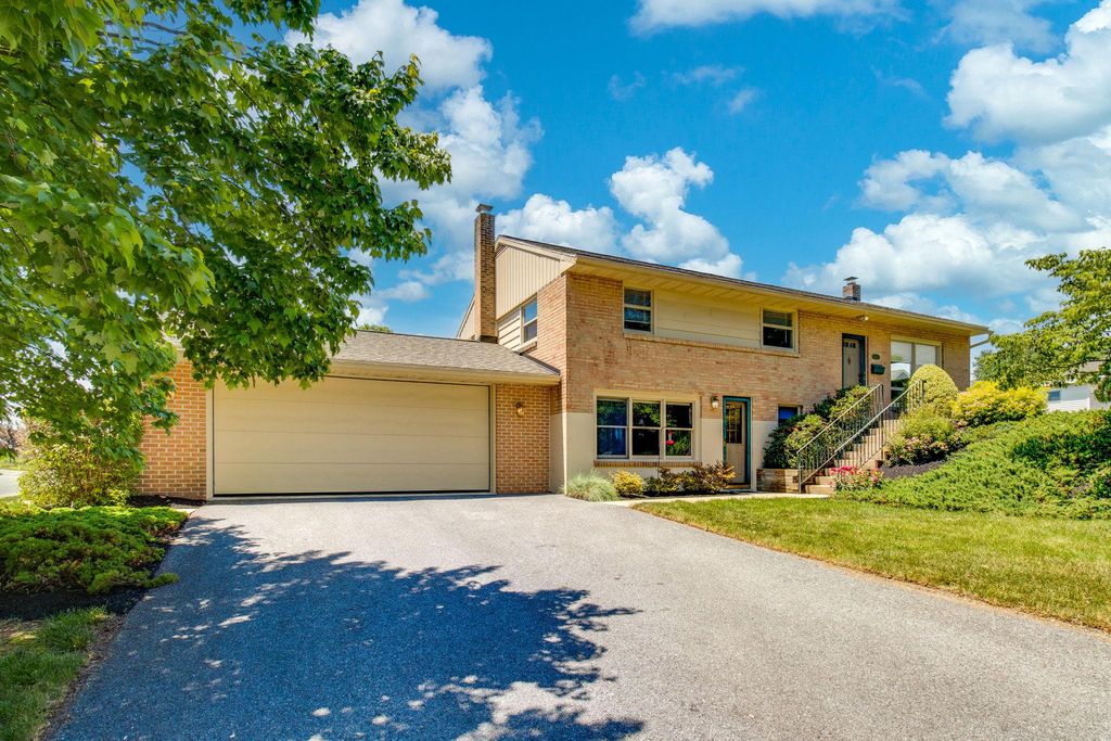 108 S 5TH ST, Akron, PA 17501