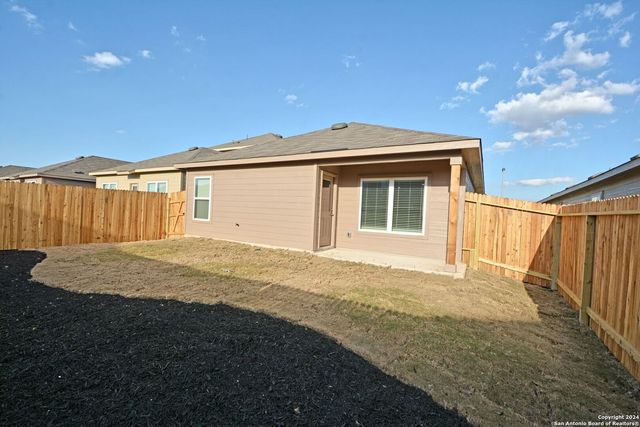 1136 Whitneyway Ln, New Braunfels, TX 78130