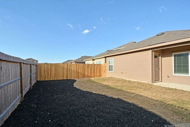 1136 Whitneyway Ln, New Braunfels, TX 78130