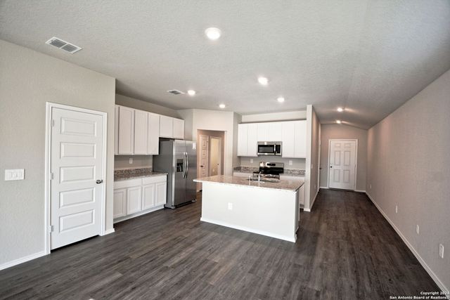 1136 Whitneyway Ln, New Braunfels, TX 78130