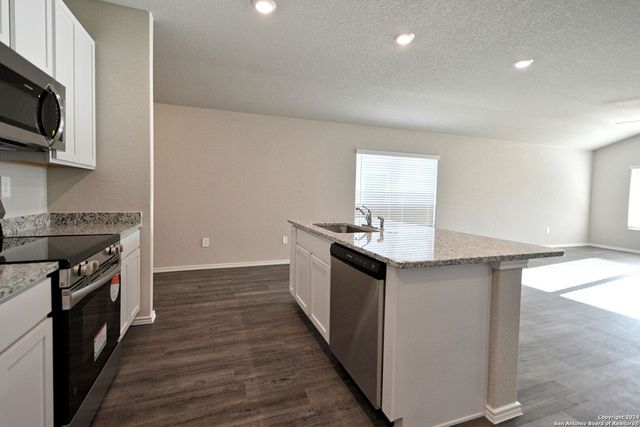 1136 Whitneyway Ln, New Braunfels, TX 78130