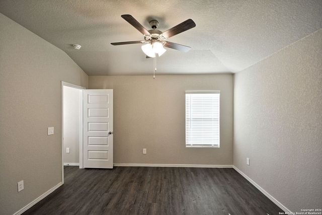 1136 Whitneyway Ln, New Braunfels, TX 78130