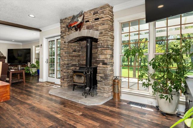 23897 Old 44 Drive, Millville, CA 96062