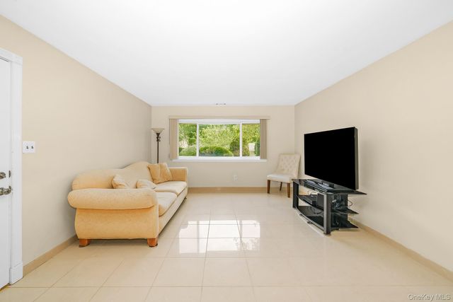 161 Feller Drive, Central Islip, NY 11722