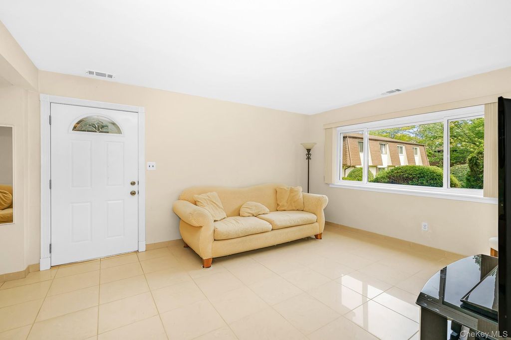 161 Feller Drive, Central Islip, NY 11722 — photo 3