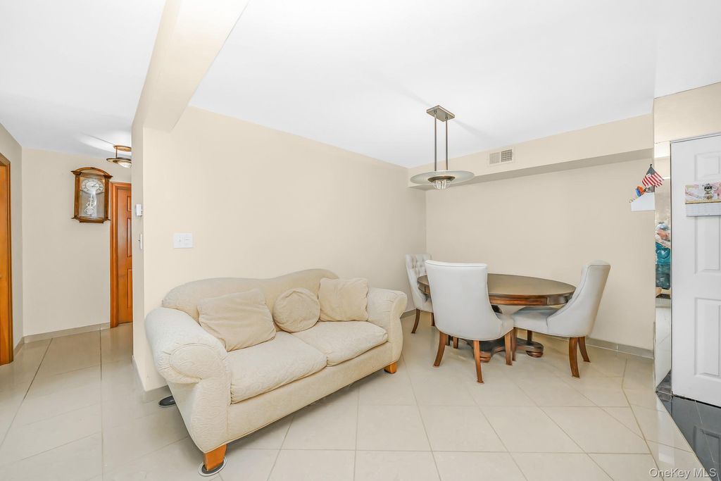 161 Feller Drive, Central Islip, NY 11722 — photo 5