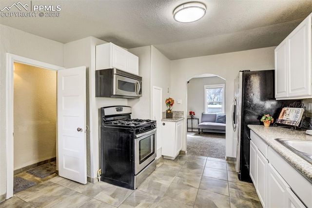 542 W Boulder Street, Colorado Springs, CO 80905