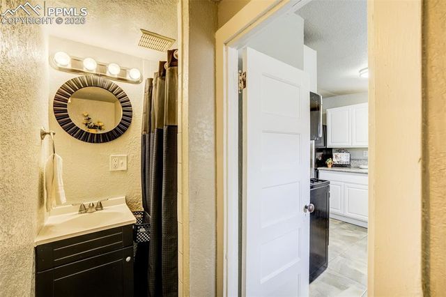 542 W Boulder Street, Colorado Springs, CO 80905