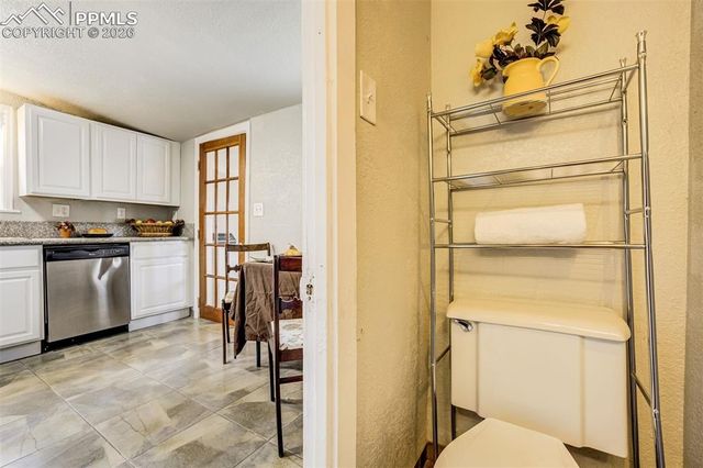 542 W Boulder Street, Colorado Springs, CO 80905