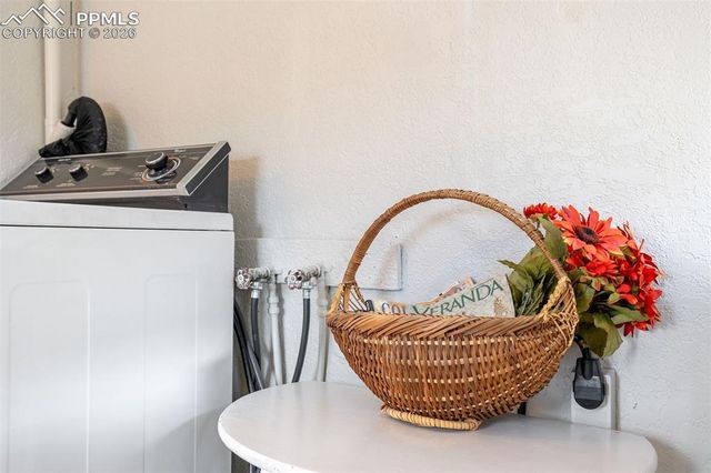 542 W Boulder Street, Colorado Springs, CO 80905